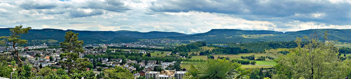 Es gibt zahlreiche Schulen Reinach über die Stadt verteilt