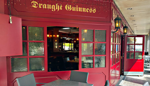 Nach Besuch Schulen Bülach im Altstadt Pub entspannen