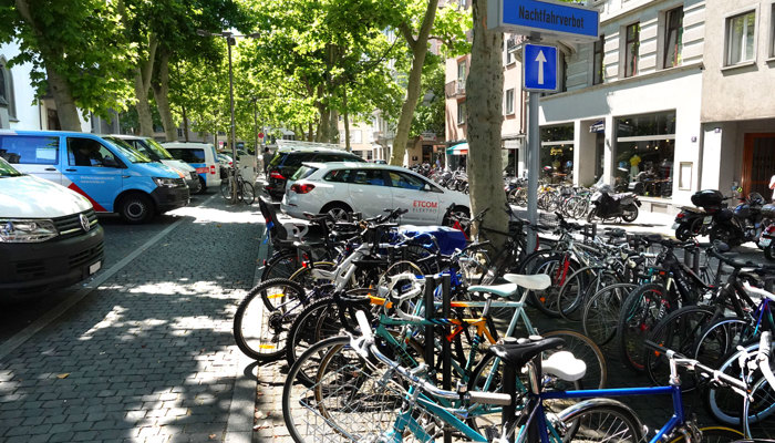 Erreichbarkeit der Schulen Zürich mit Auto oder Töff