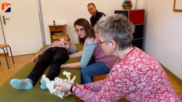 Vorschaubild des Videos «Stimmbildung und Persönlichkeitsentwicklung dank einer Ausbildung in Atemtherapie»