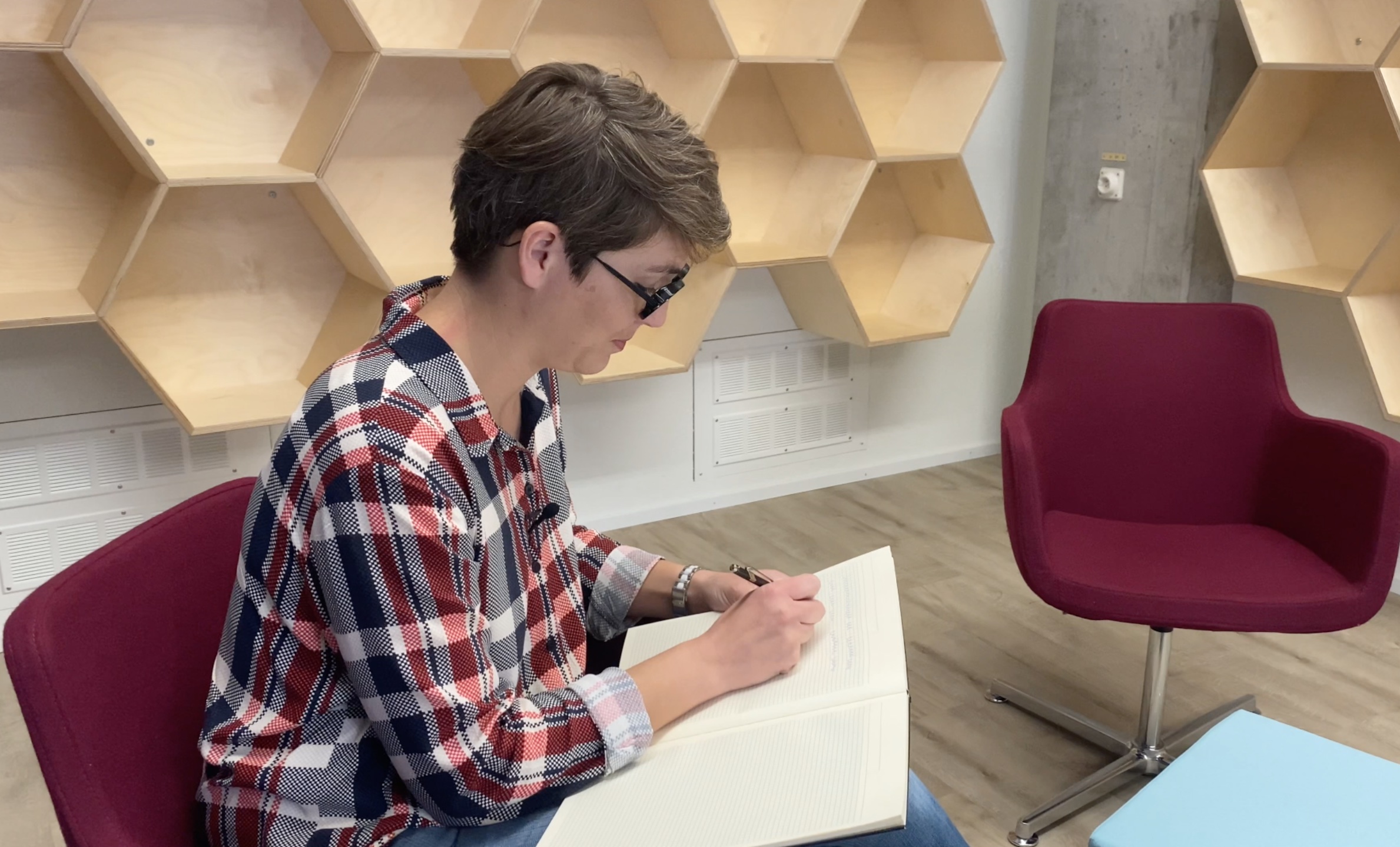 Selbststudium bei der Ausbildung Sachbearbeiter Marketing und Verkauf