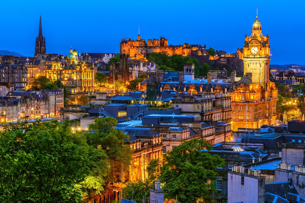 Edinburgh am Abend