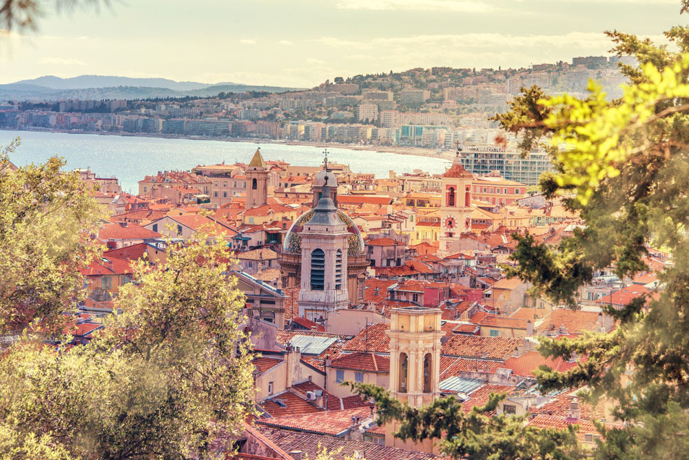 Neues BildEin Blick über die Dächer von Vieille Nice – der Altstadt von Nizza