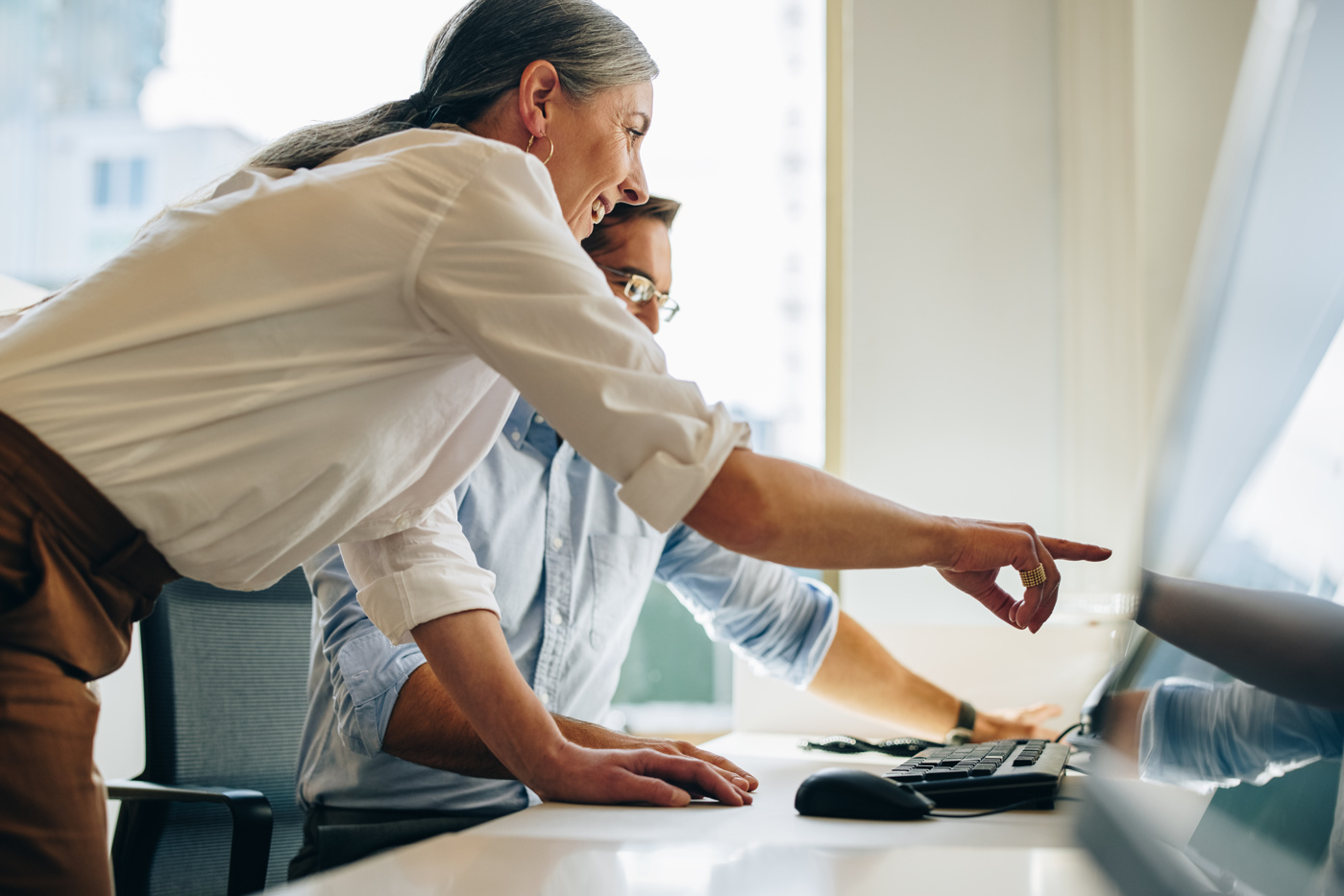 Nach der Change-Management-Weiterbildung kann Elena Veränderungsprozesse erfolgreich umsetzen