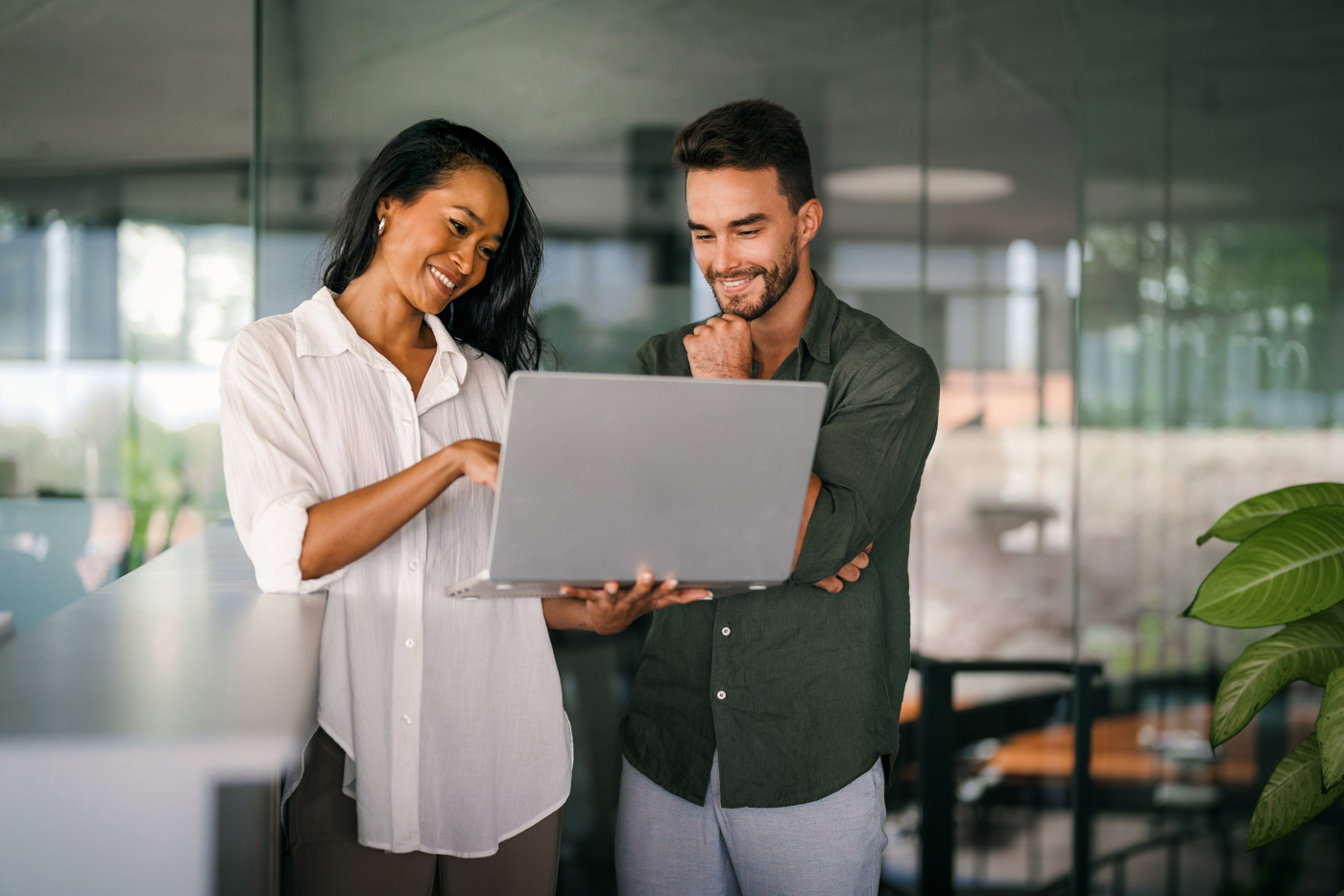 IT-Fachkräfte bereitet sich auf die Cisco Certified Network Associate (CCNA) Zertifizierung von Cisco vor – praxisorientiertes Training in Netzwerktechnik und Systemadministration